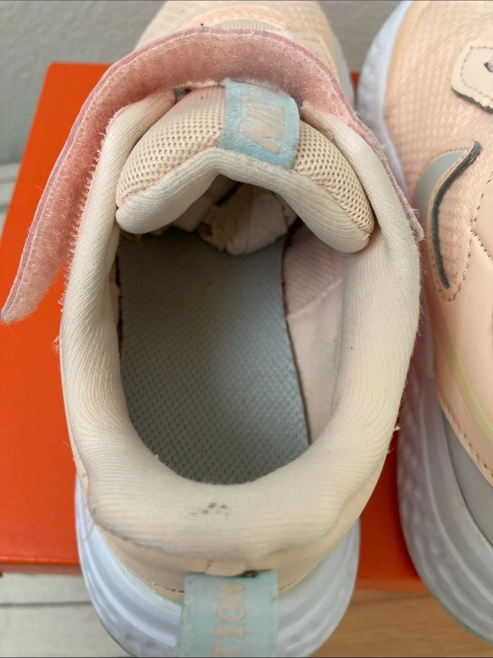 SALE! 50% Off Nike Kids Peach and White Lightweight Sneaker Size: 13c